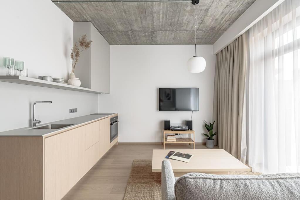 Appartamento Cozy Japanese Oasis With Balcony, Gramophone, Netflix VNO Esterno foto