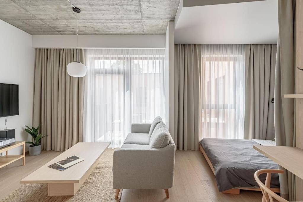 Appartamento Cozy Japanese Oasis With Balcony, Gramophone, Netflix VNO Esterno foto