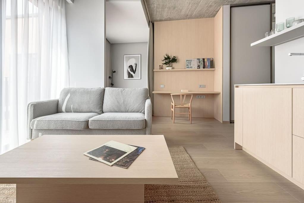 Appartamento Cozy Japanese Oasis With Balcony, Gramophone, Netflix VNO Esterno foto